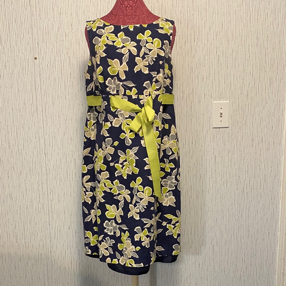 Kim Roger’s Signature Floral Navy and Green Textured Sleeveless Dress Size 14 W